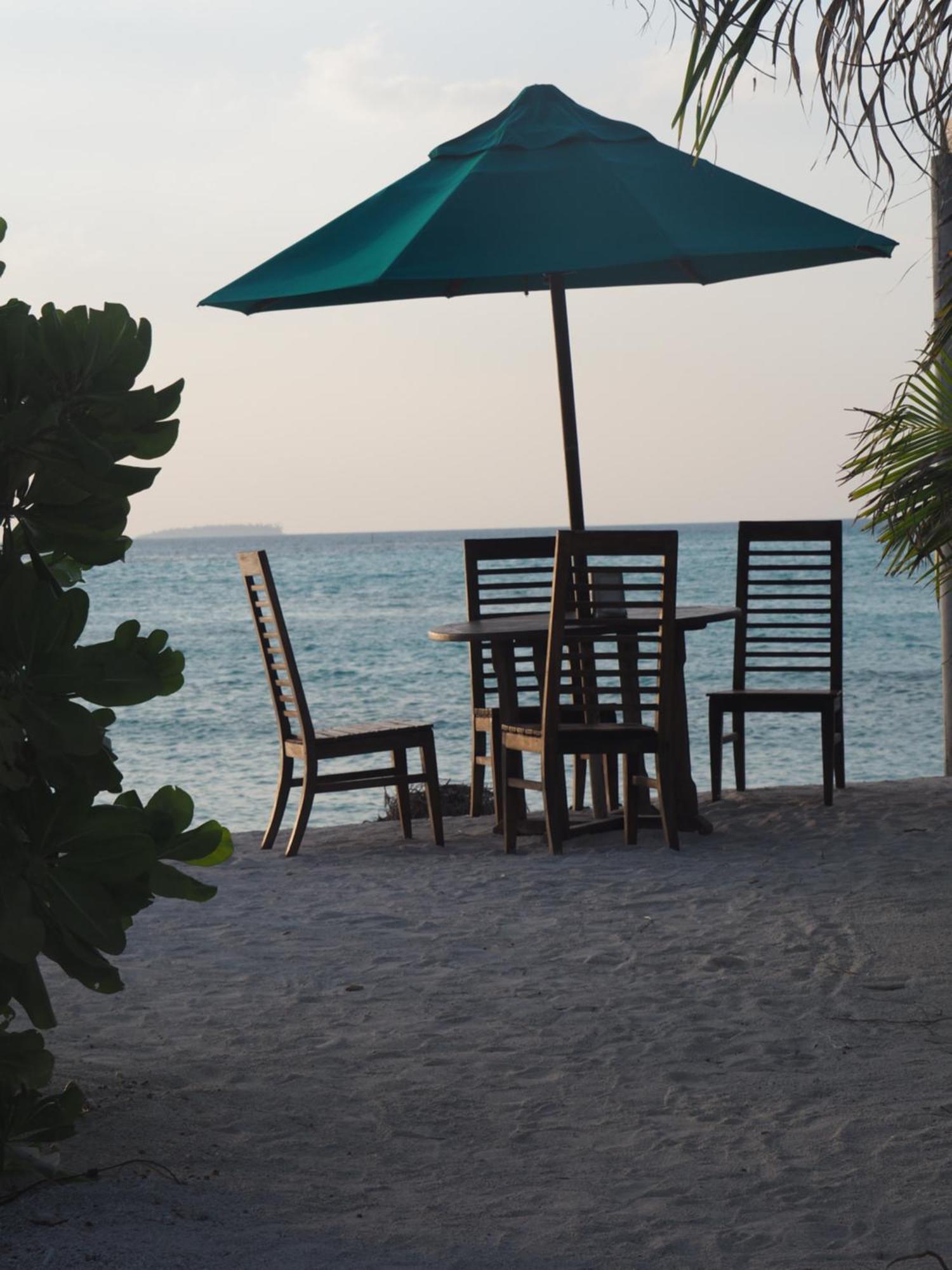 Hotel Club Kaafu Maldives à Dhiffushi Extérieur photo