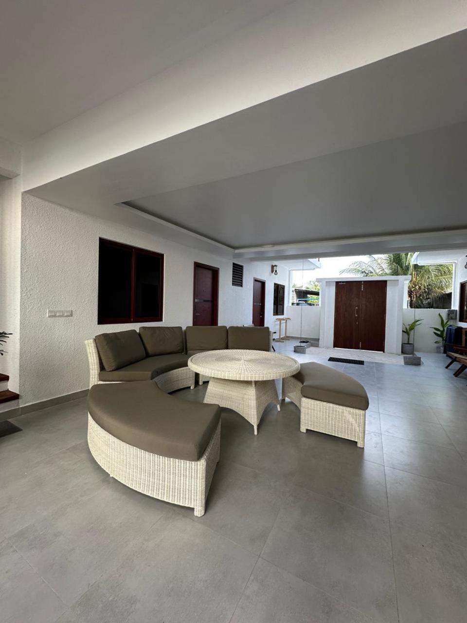 Hotel Club Kaafu Maldives à Dhiffushi Extérieur photo